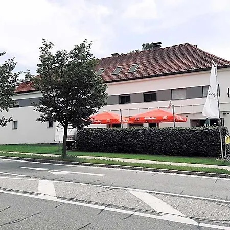 Auer *